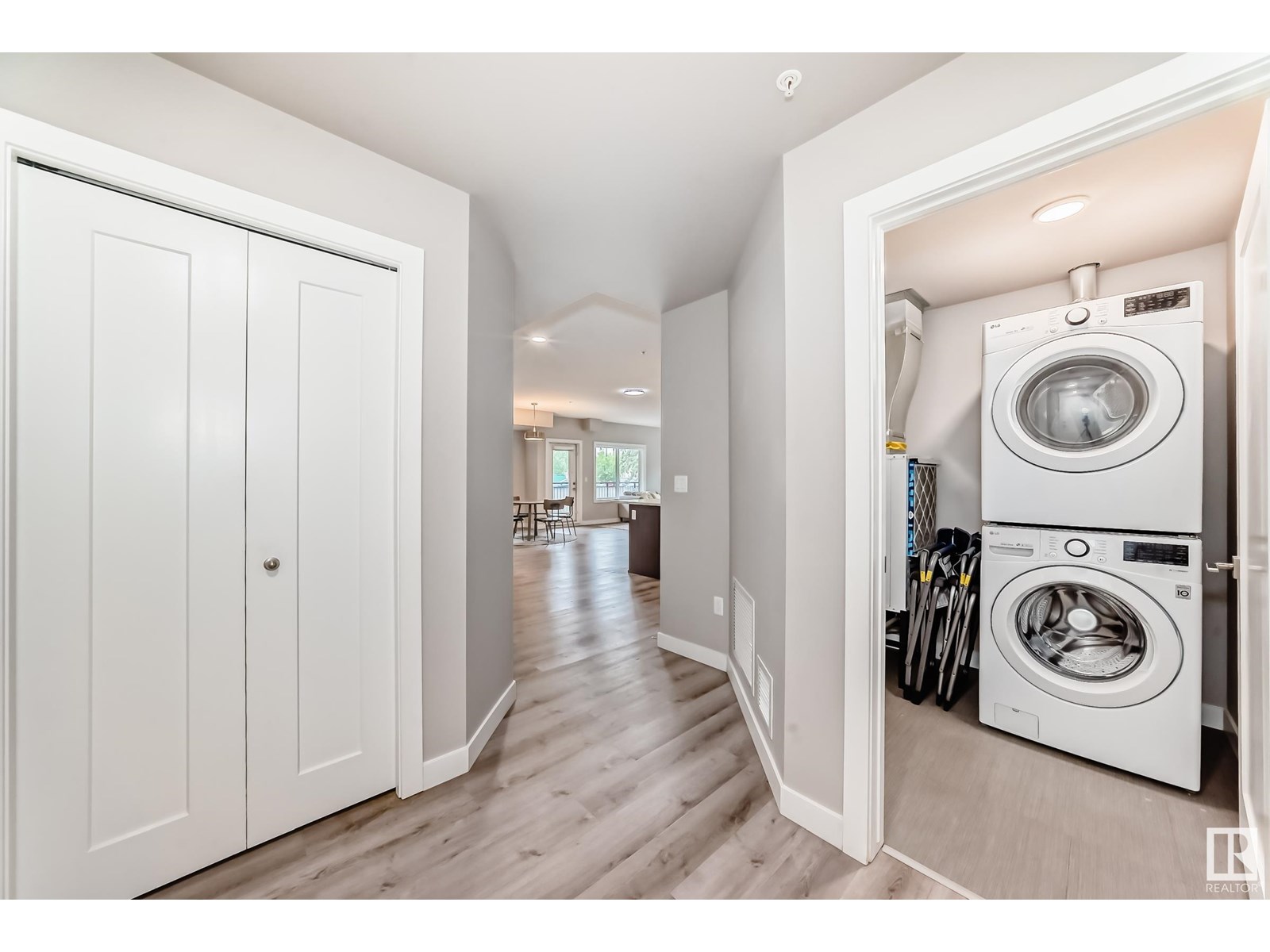 #134 560 GRIESBACH PARADE PR NW