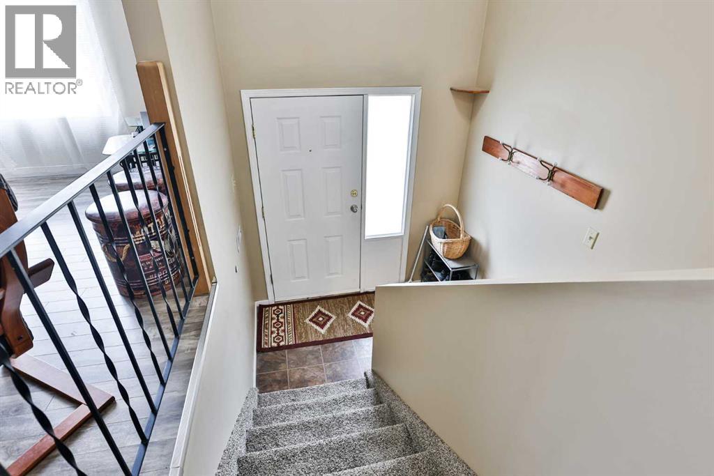 113 Cayuga Crescent W