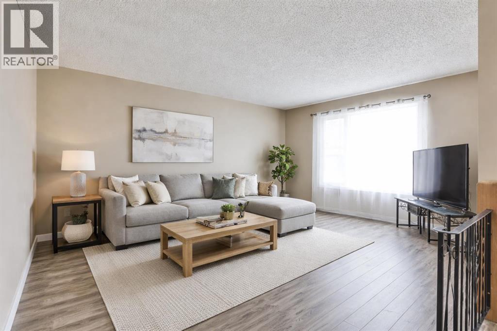 113 Cayuga Crescent W