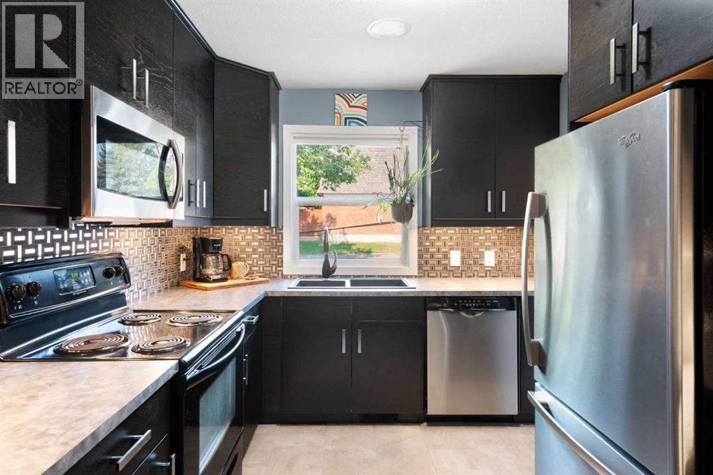 90, 330 Canterbury Drive SW