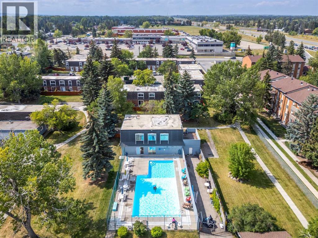 90, 330 Canterbury Drive SW