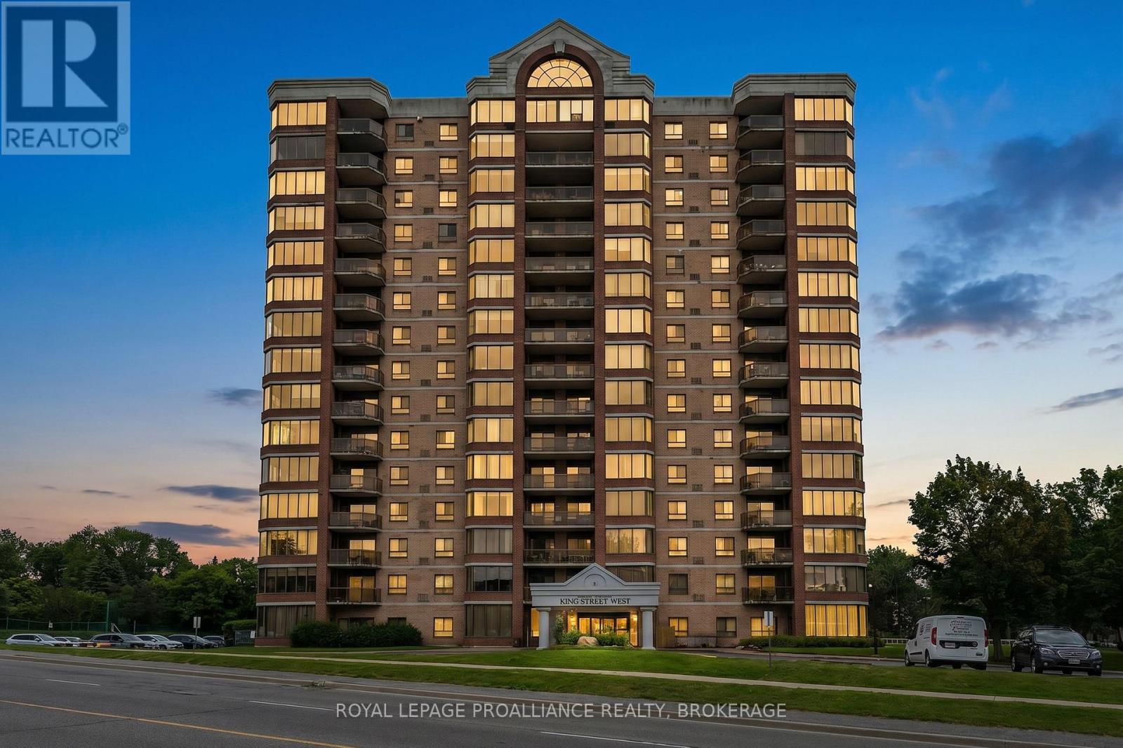 1302 - 1000 KING STREET W
