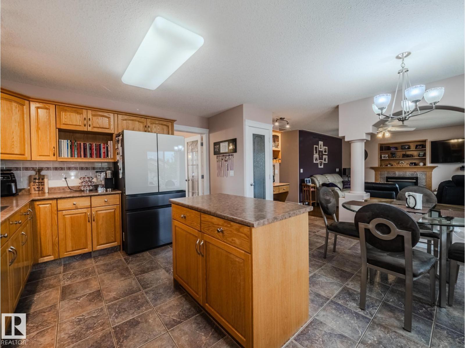212 NEWCASTLE CR