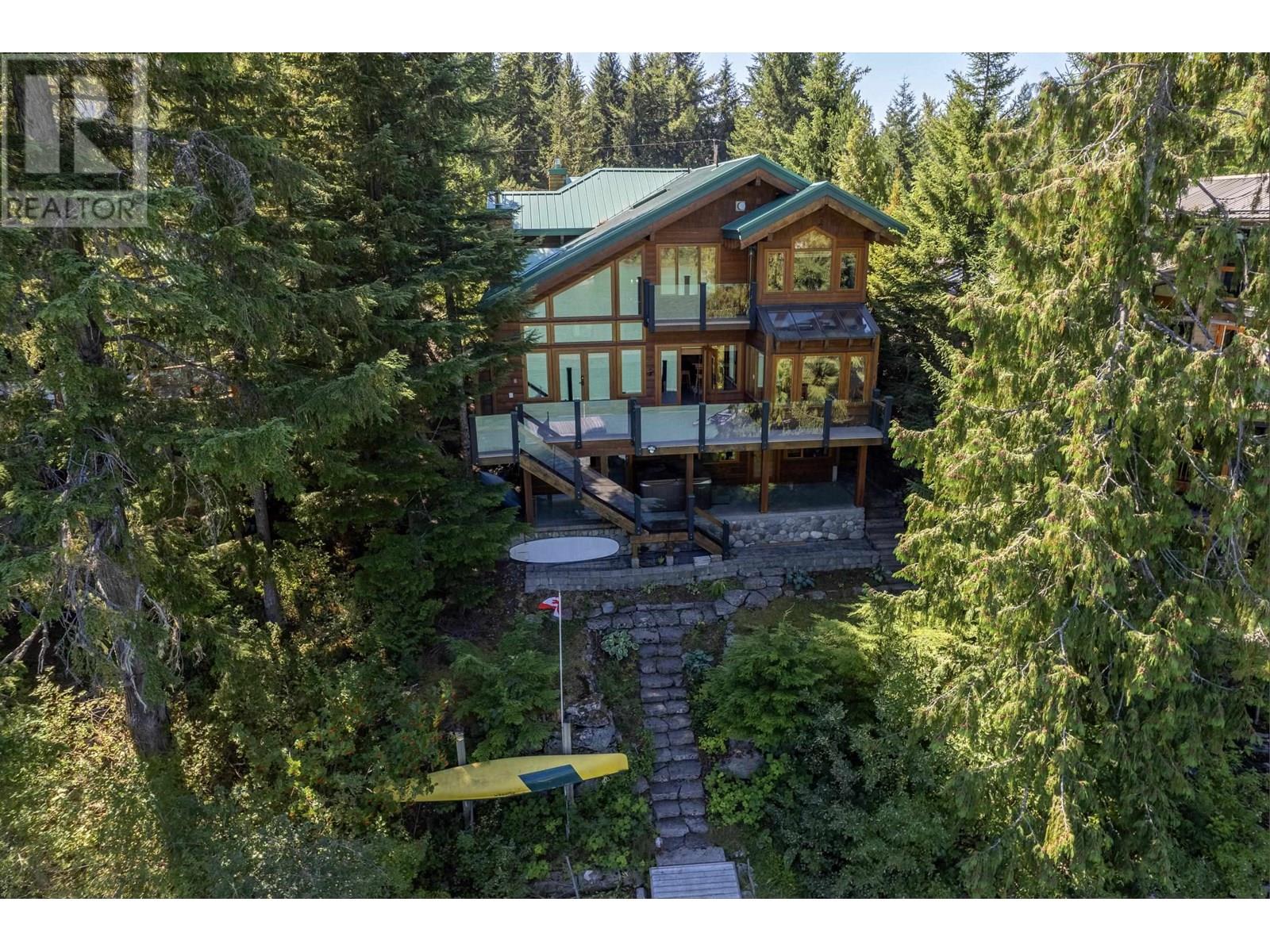 9297 LAKESHORE DRIVE