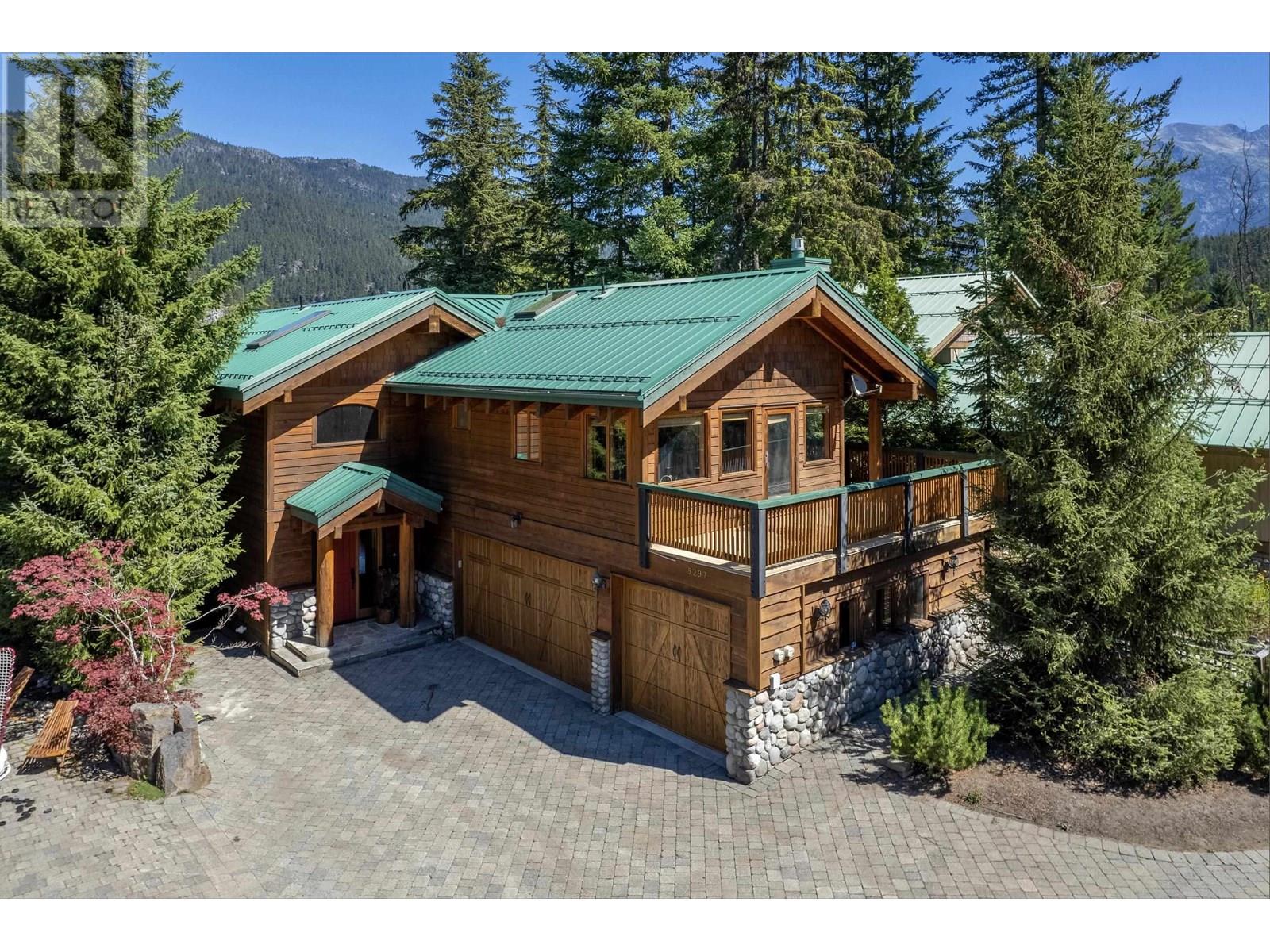 9297 LAKESHORE DRIVE