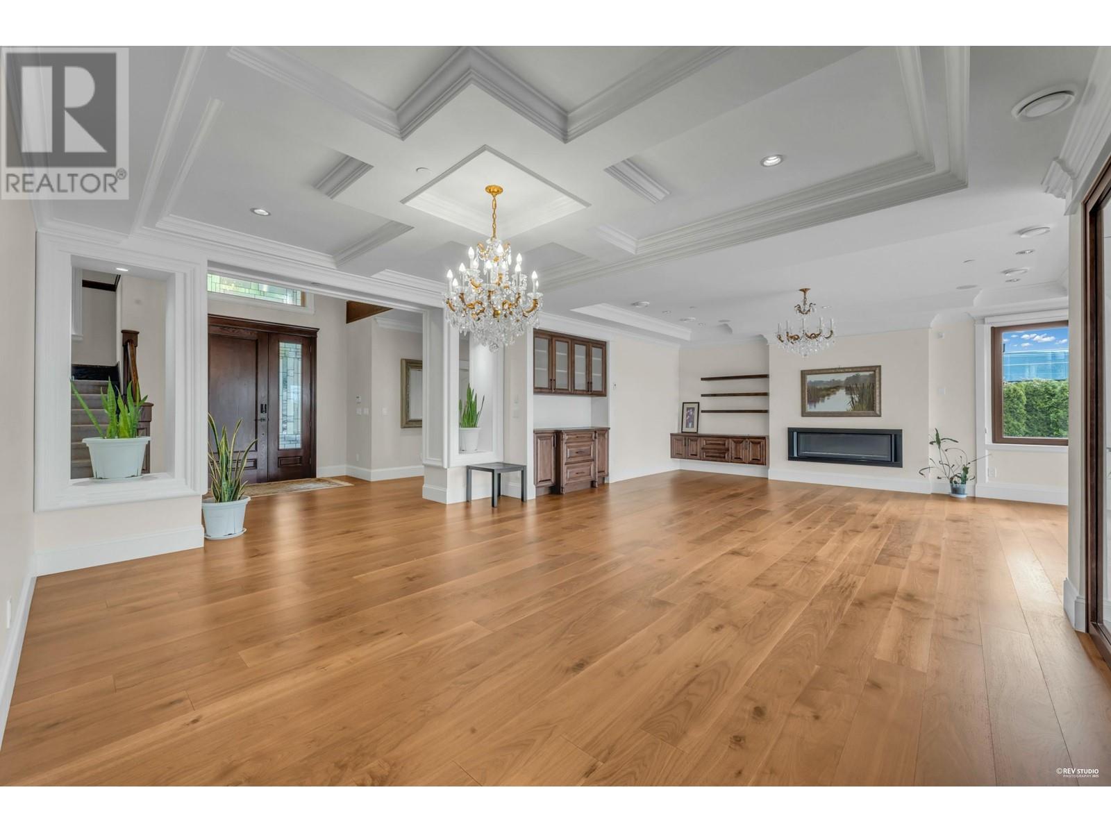 1118 CRESTLINE ROAD