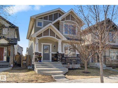 3724 ALEXANDER CR SW Edmonton AB T6W0W7