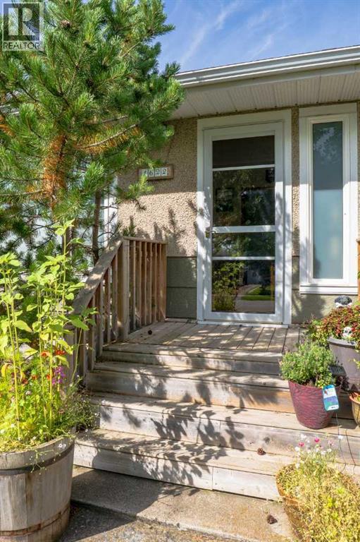 1622 Strathcona Street