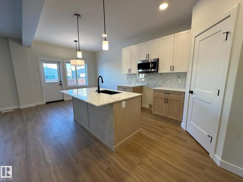 22 SERENO LN Fort Saskatchewan AB T8L0Z9