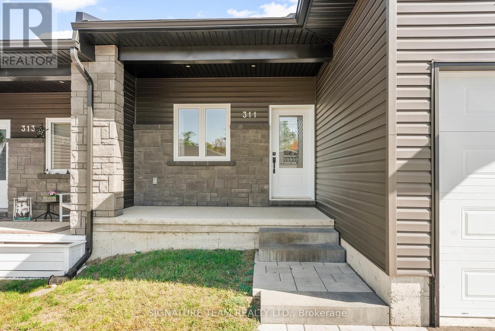 311 FORESTVIEW CRESCENT