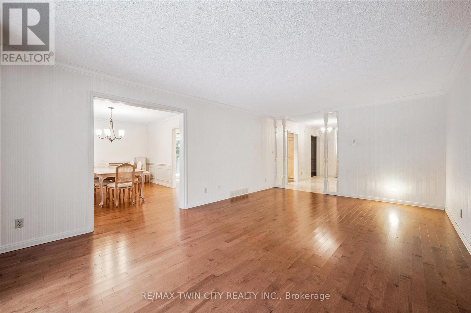 5 - 405 GLASGOW STREET