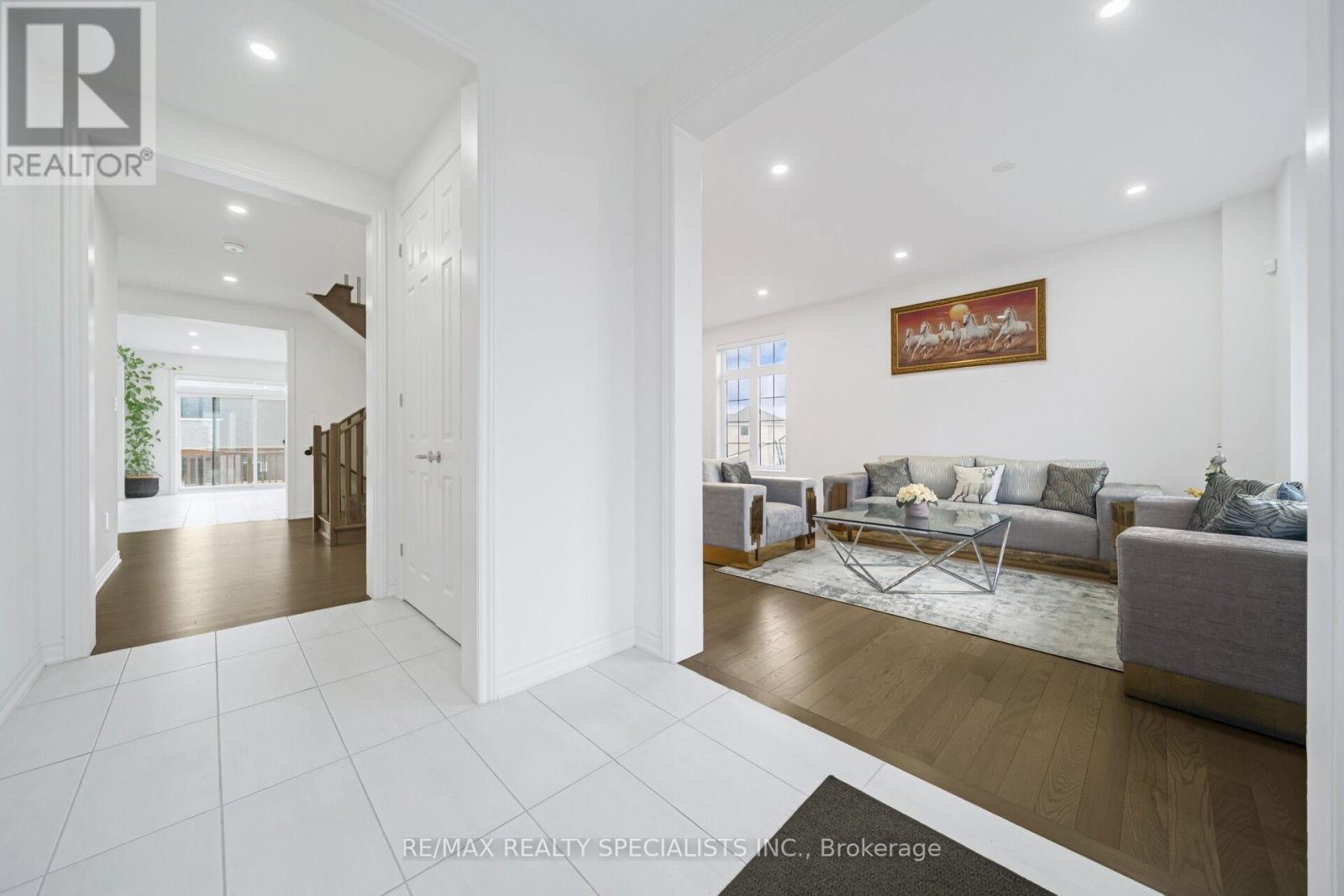 4 ELDERBERRY WAY