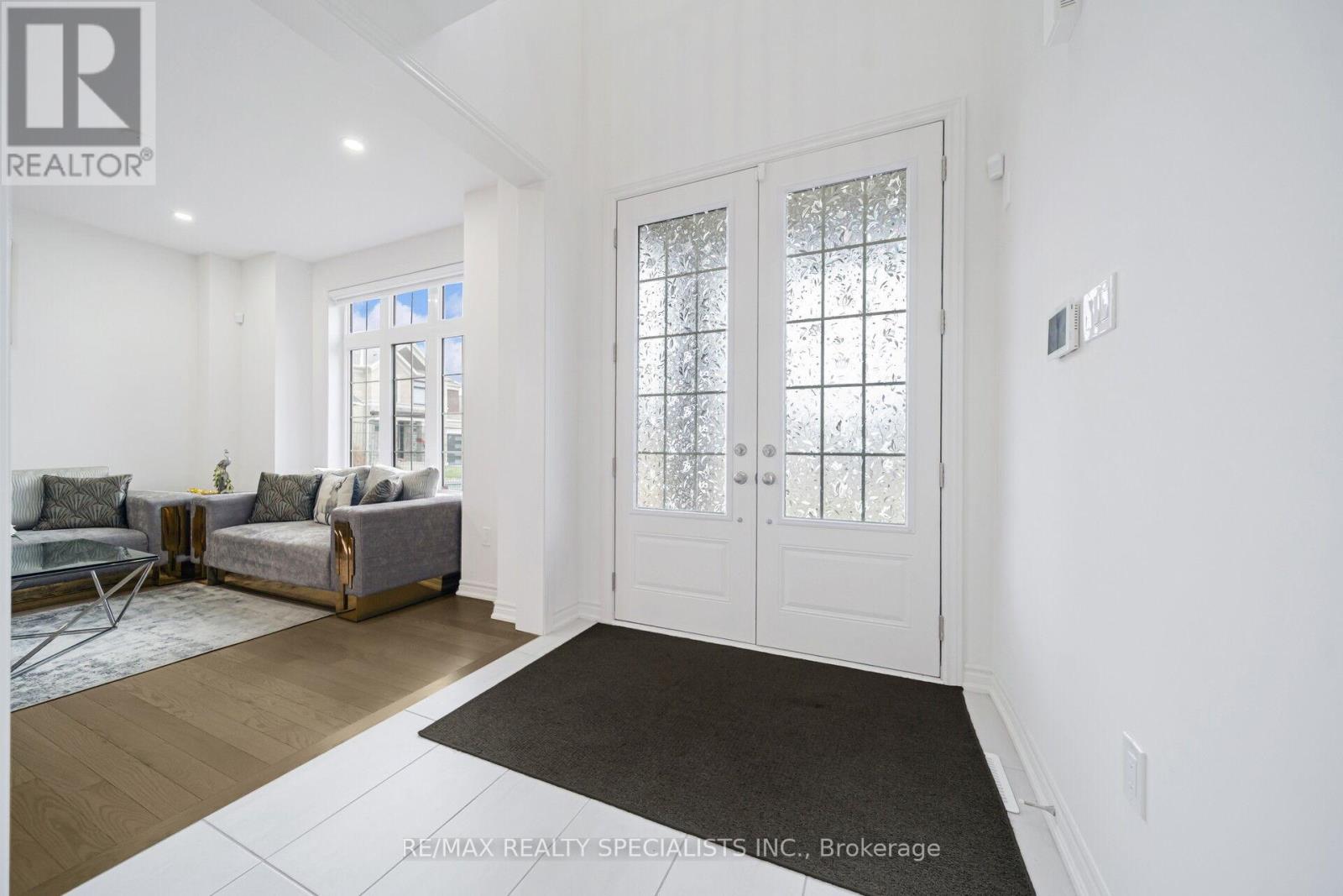 4 ELDERBERRY WAY