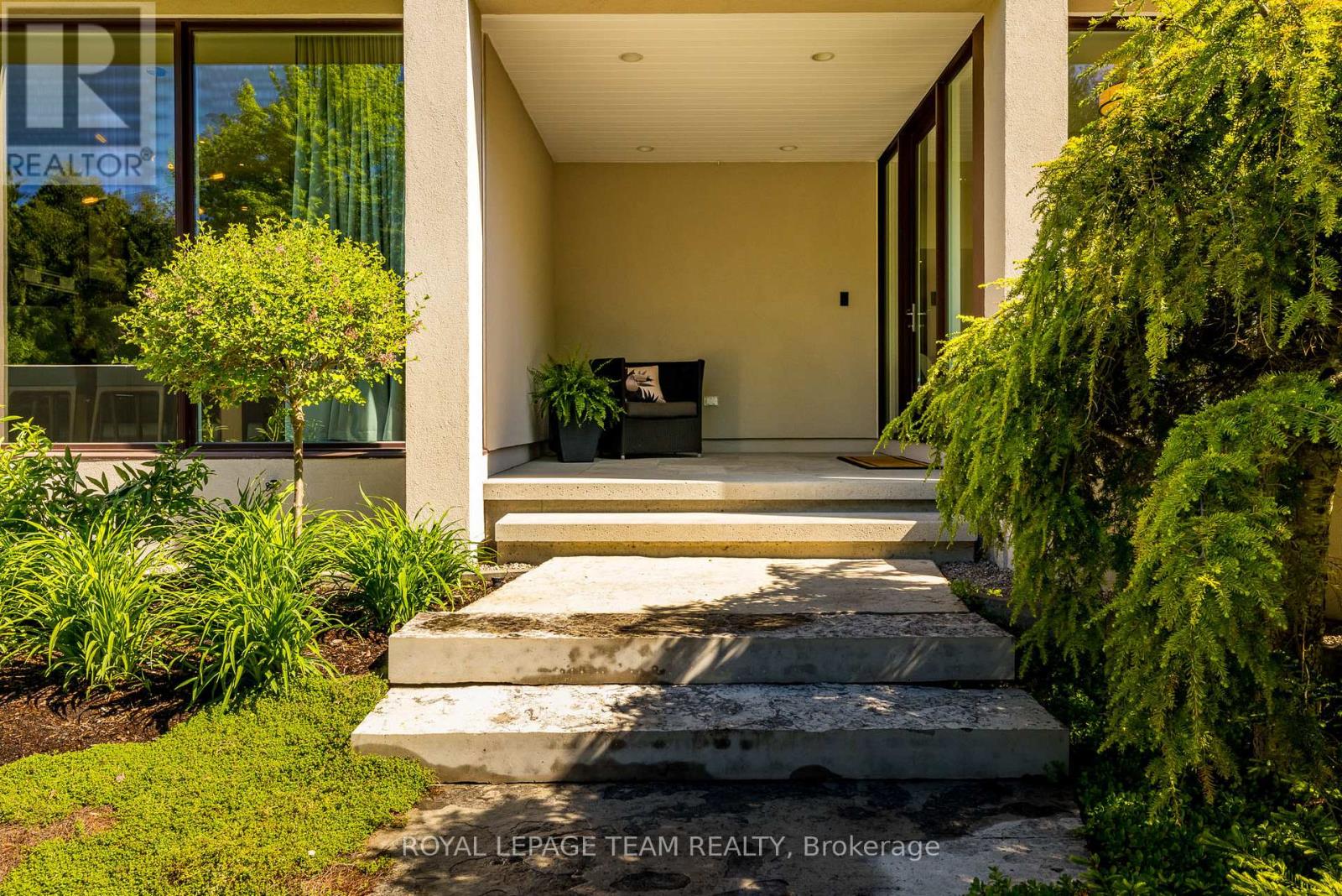 14 KANATA ROCKERIES PRIVATE