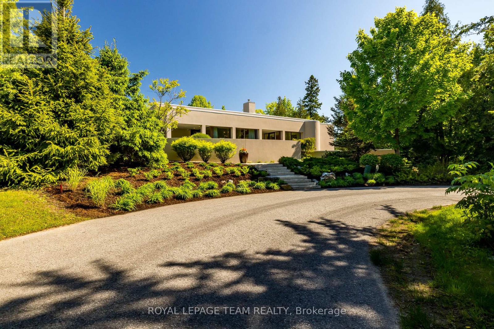 14 KANATA ROCKERIES PRIVATE