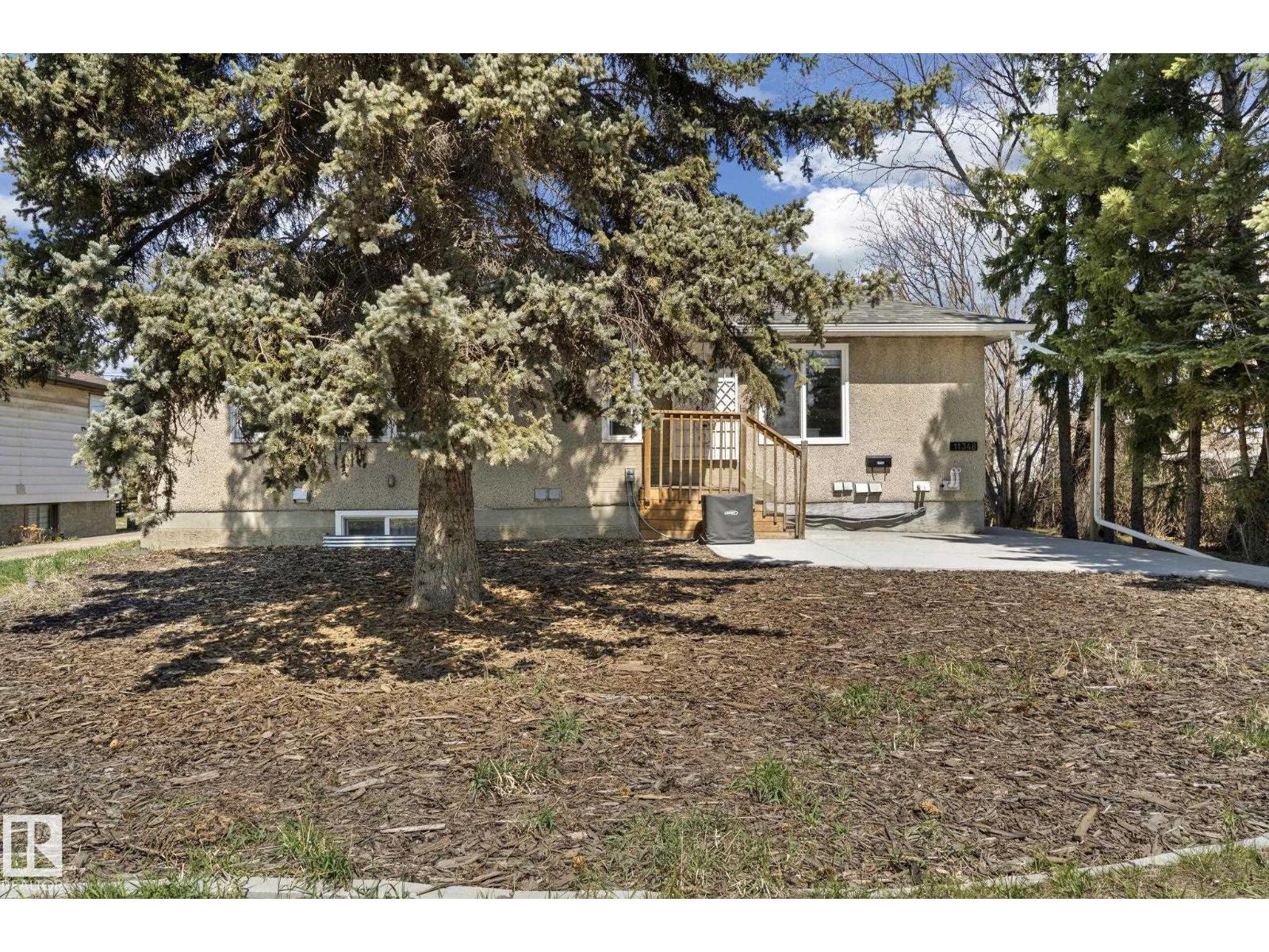 11348 111 AV NW