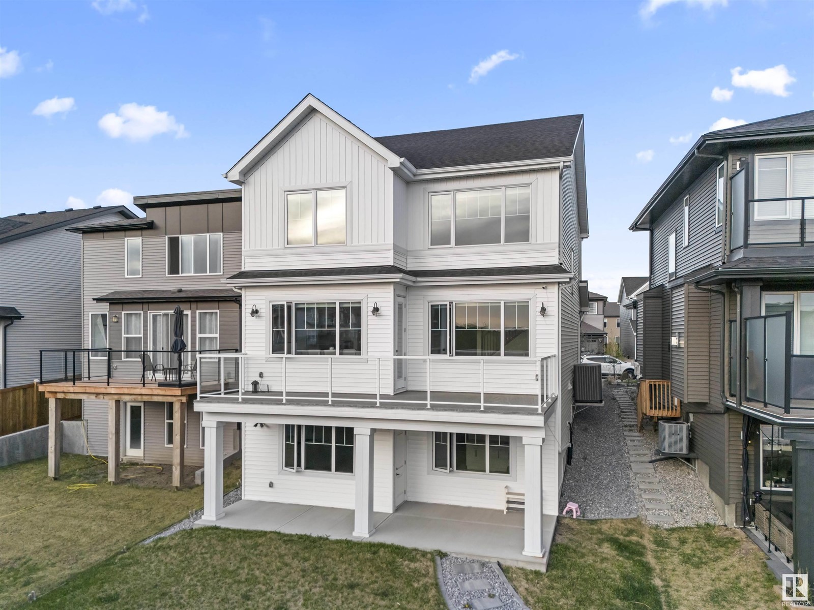 3228 PARKER LO SW