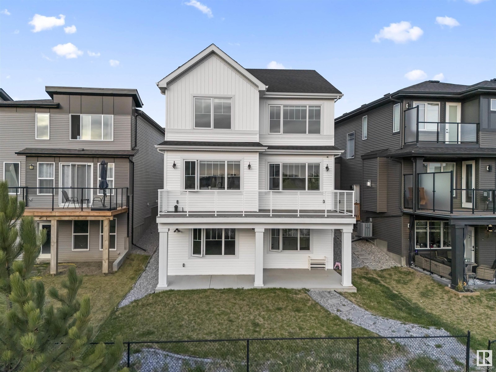 3228 PARKER LO SW
