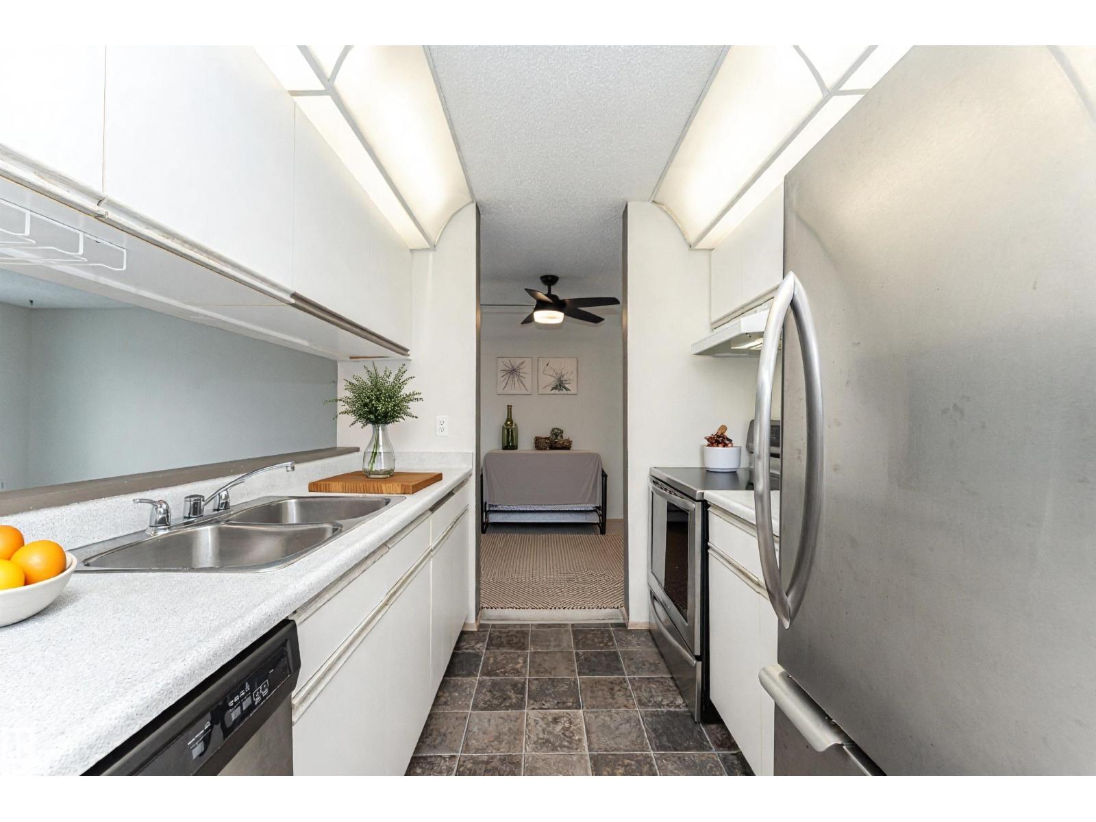 #403 9620 174 ST NW