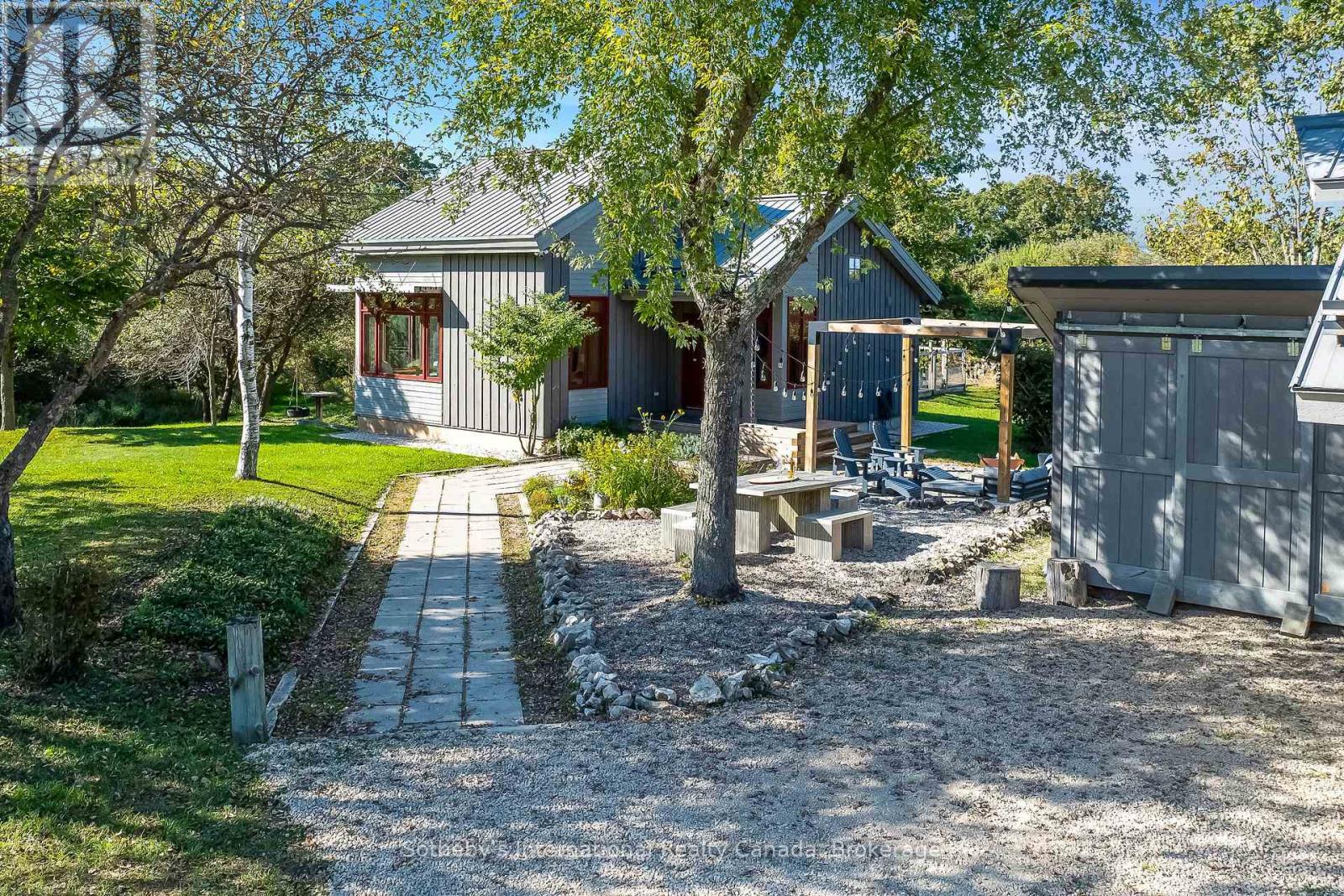 797462 EAST BACK LINE