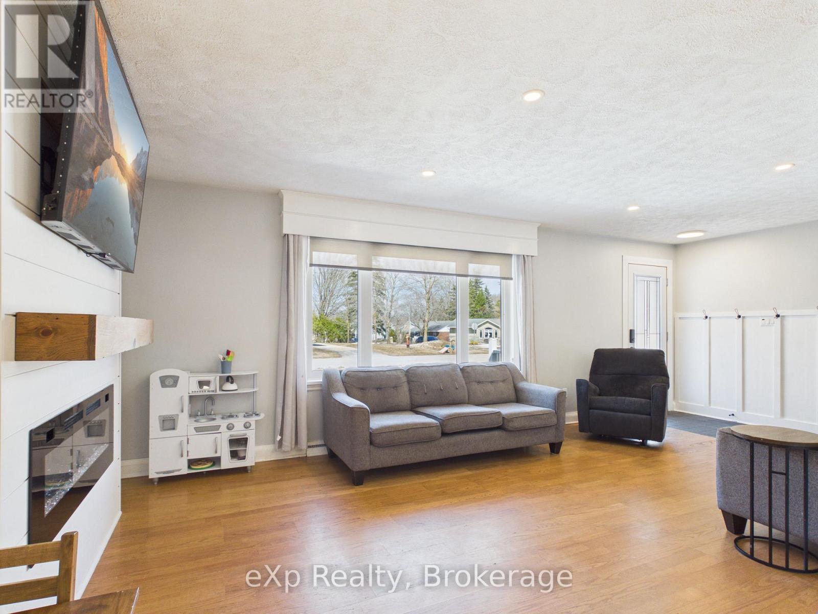 40 JOHNSTONE BOULEVARD