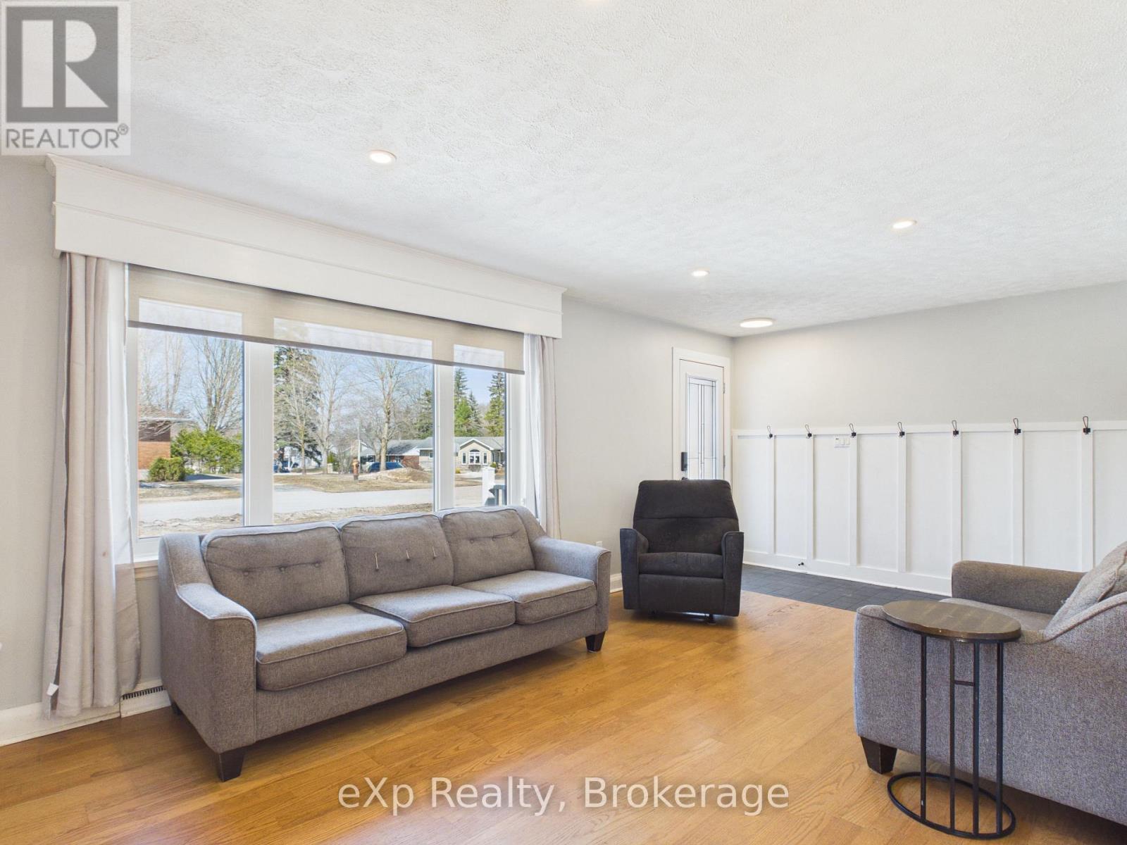 40 JOHNSTONE BOULEVARD