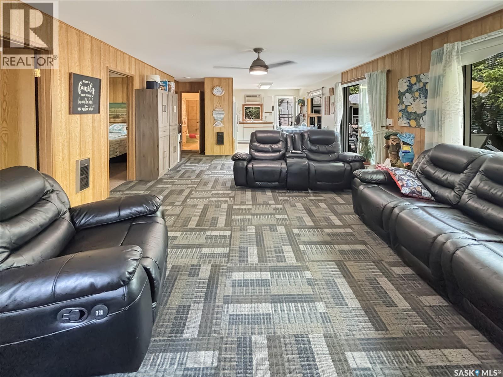 9261 Clement CRESCENT