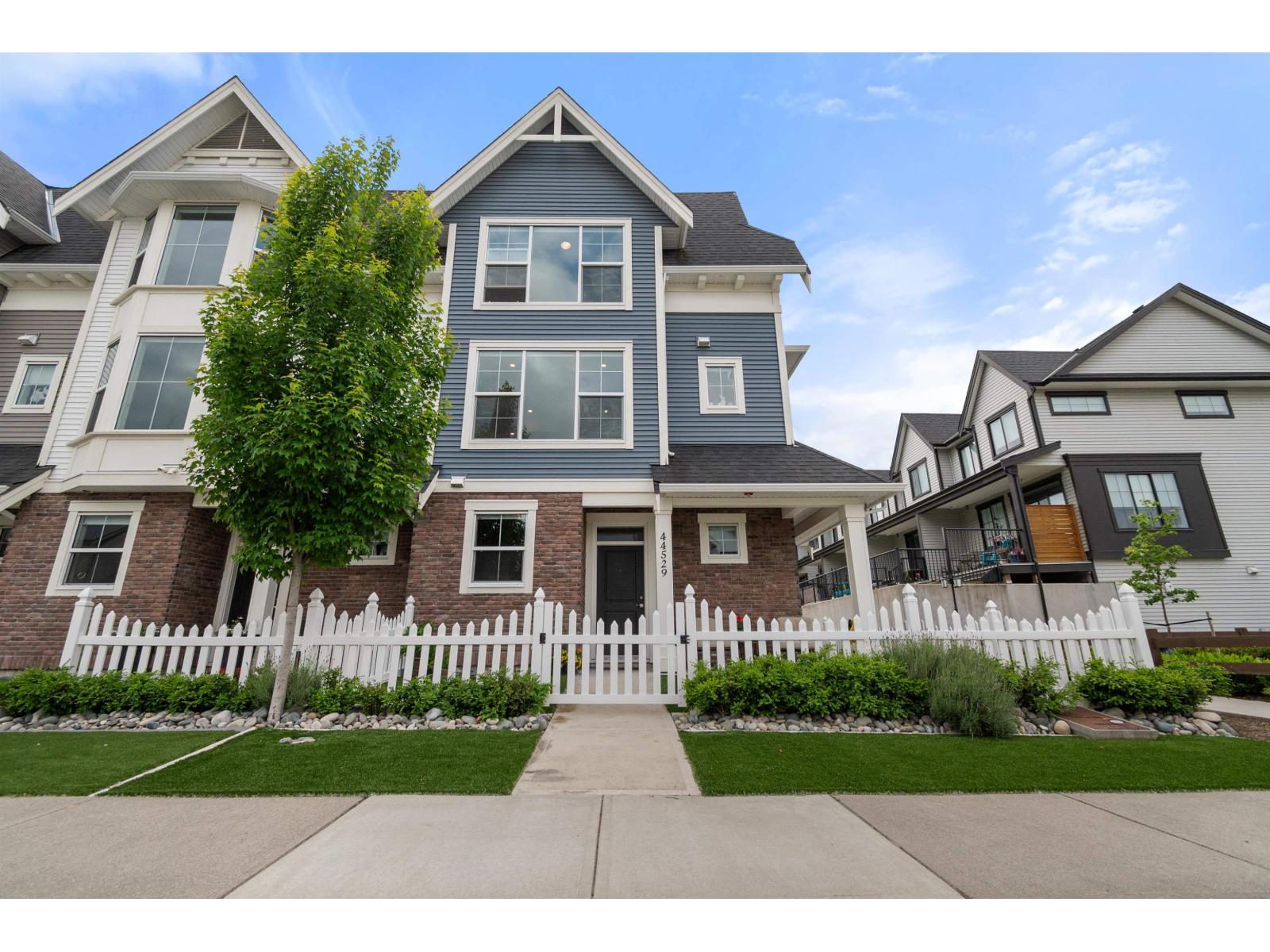 44529 FRESHWATER DRIVE|Sardis South