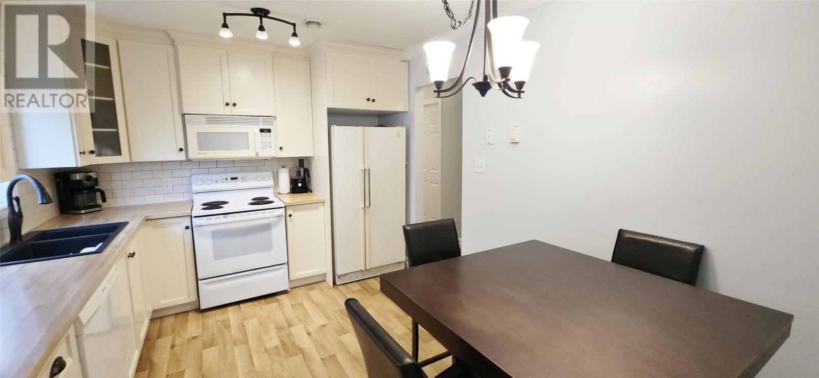 15 Maisonneuve Drive