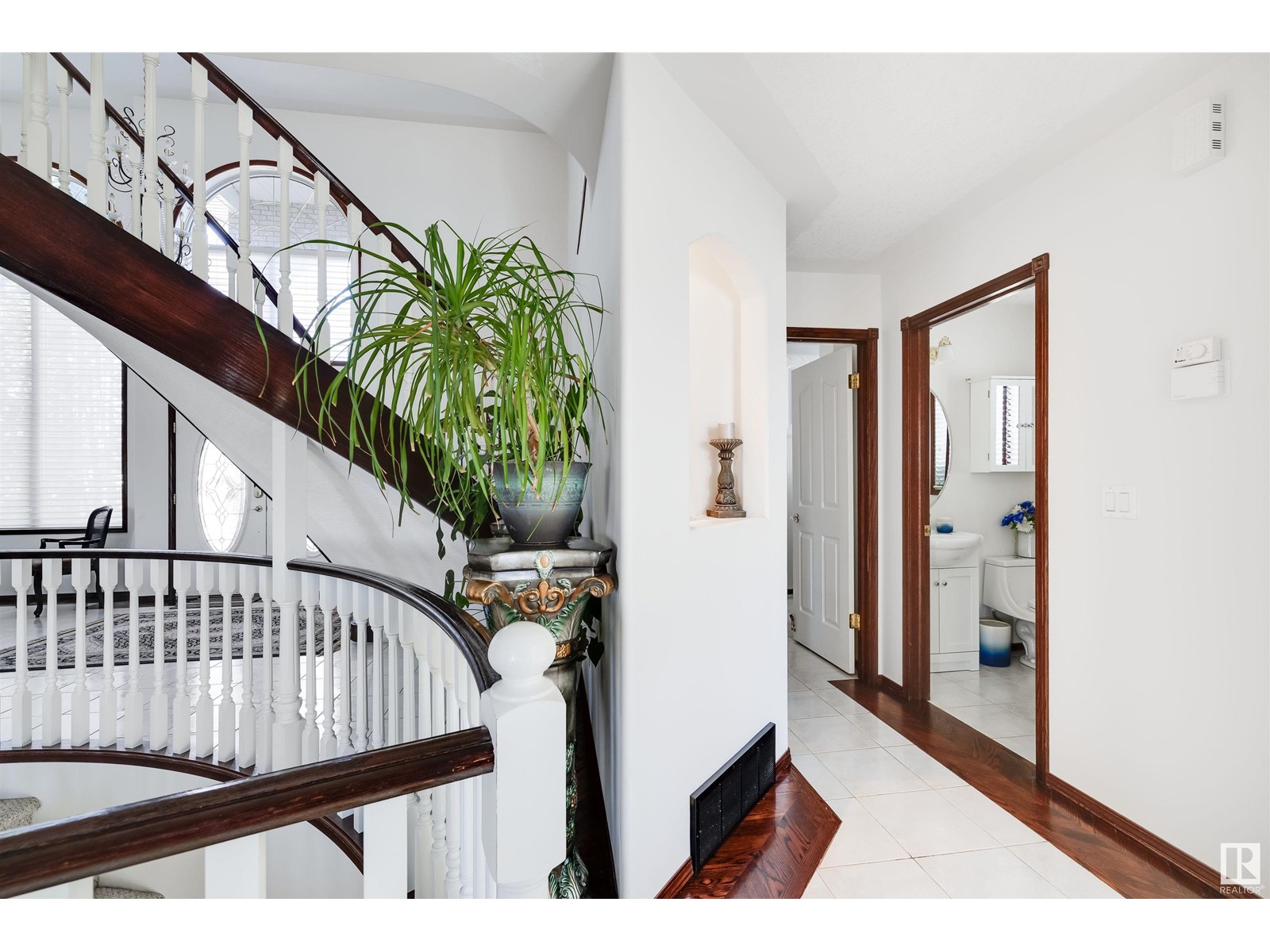 29 OAKDALE PL