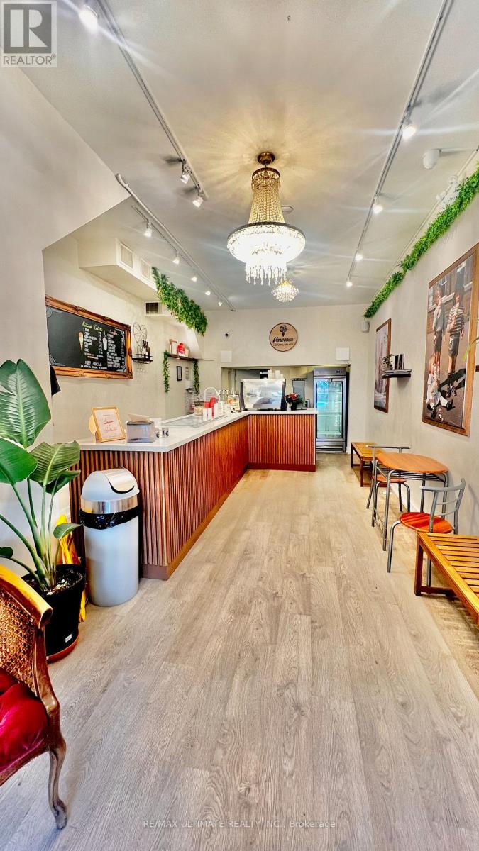 801 QUEEN STREET W