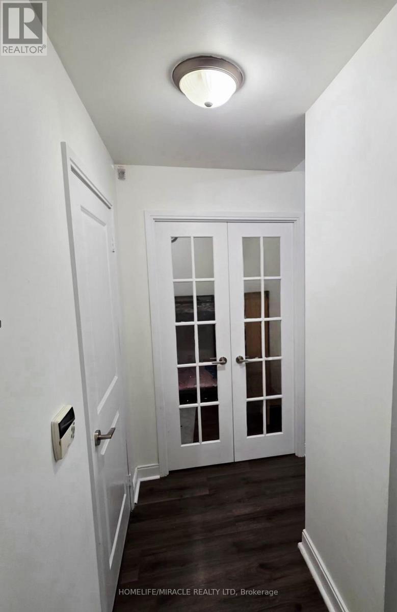 801 - 80 ABSOLUTE AVENUE