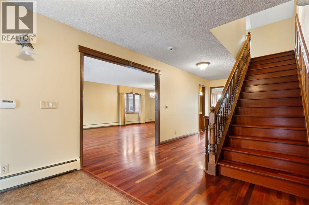 39 Coach Gate Way SW