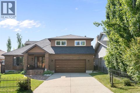 39 Coach Gate Way SW Calgary AB T3H1L7