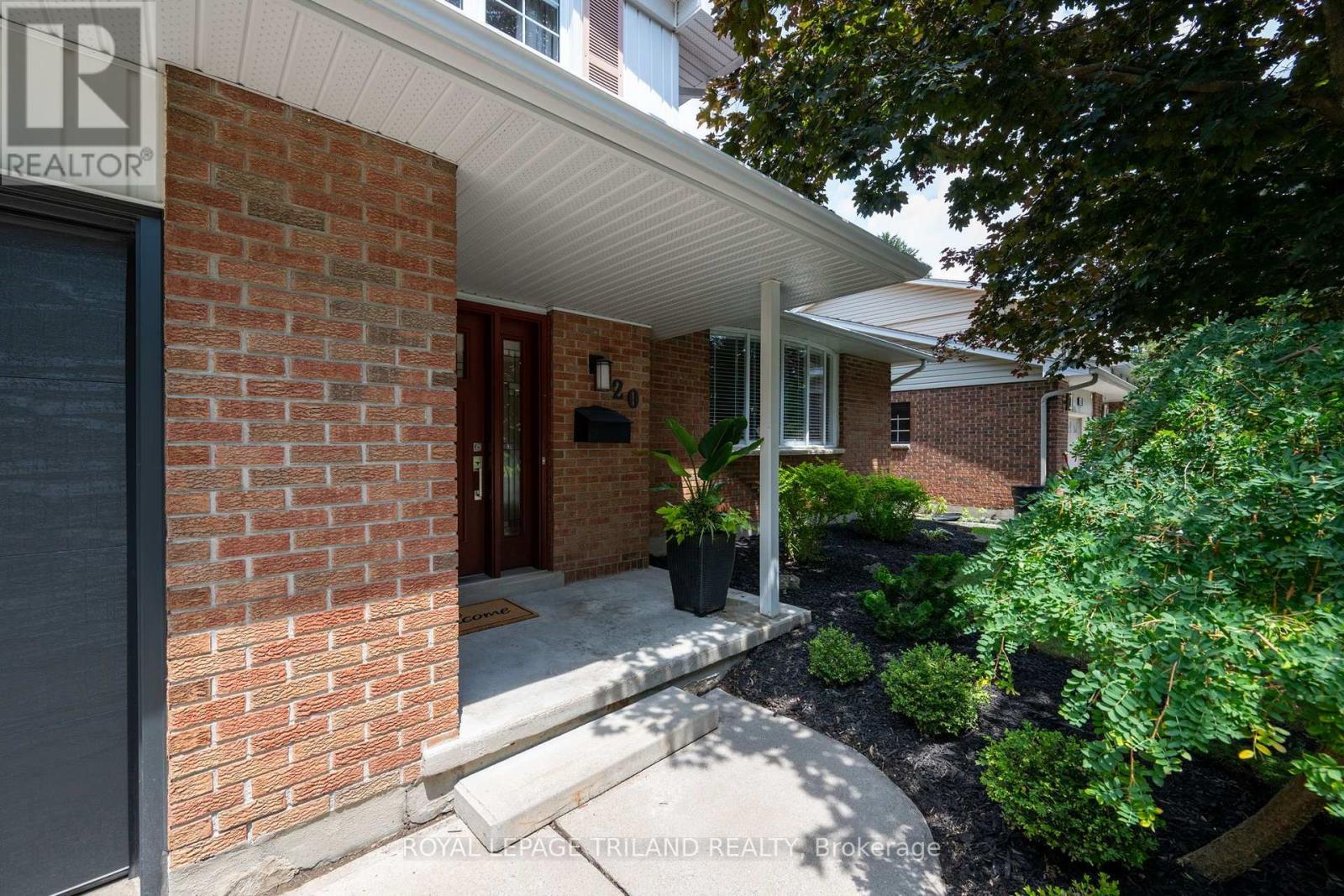 20 MEADOWVIEW ROAD