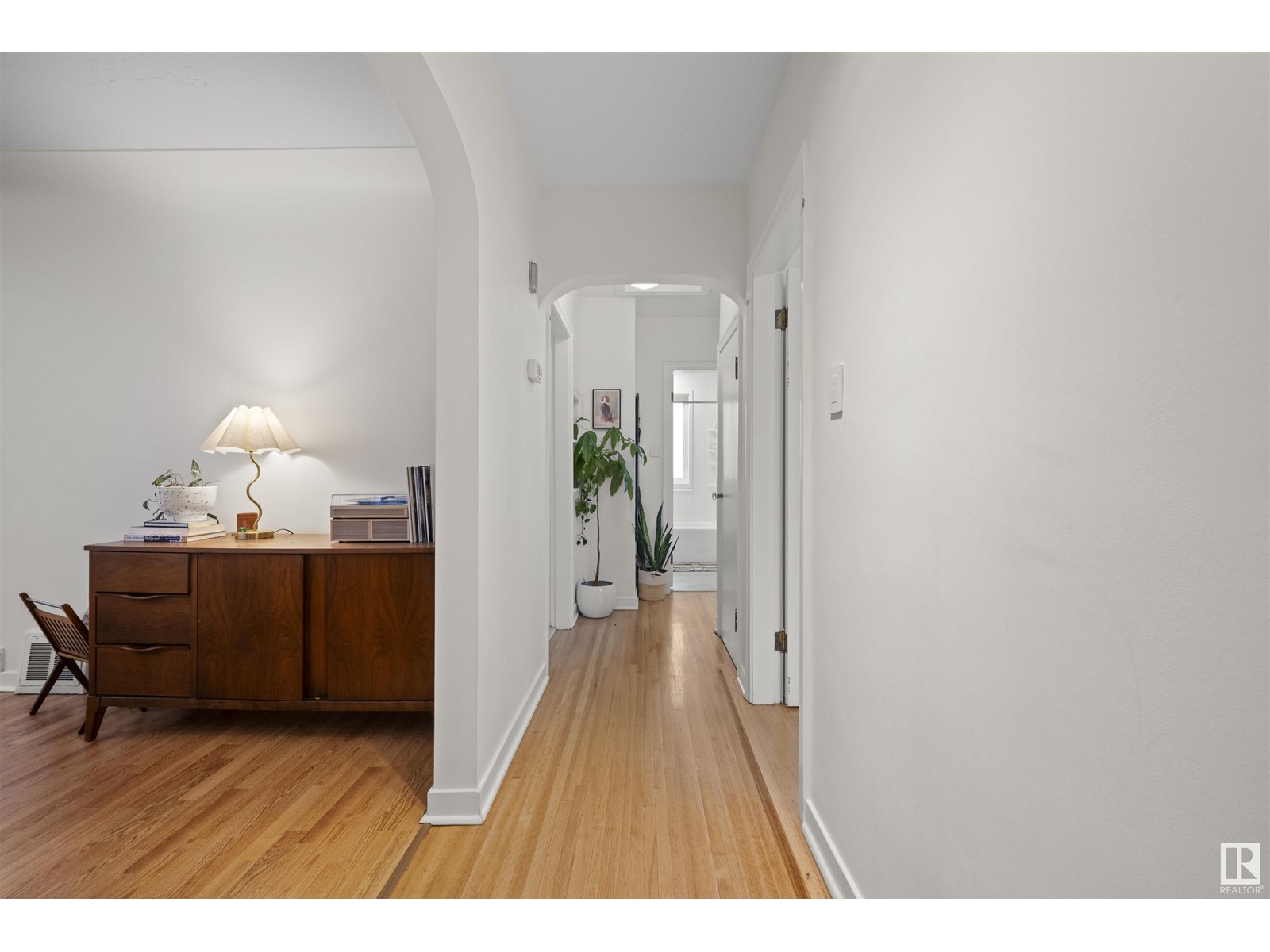 10966 117 ST NW