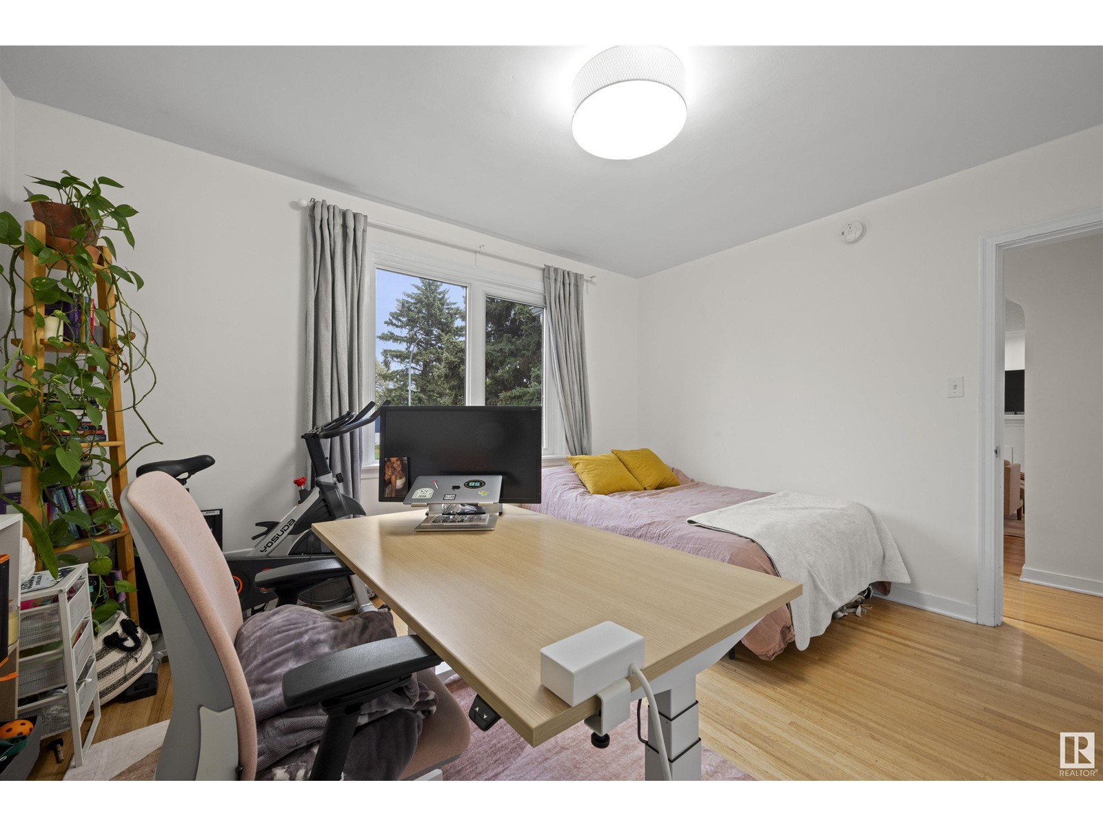 10966 117 ST NW