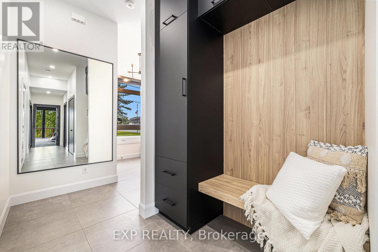 1056 NOTRE DAME STREET