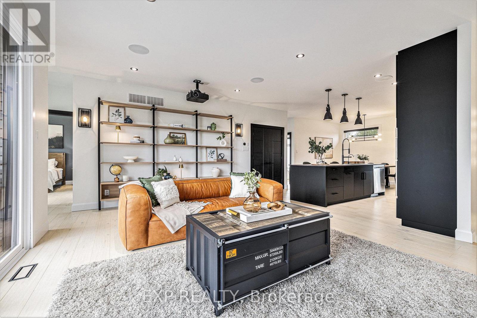 1056 NOTRE DAME STREET