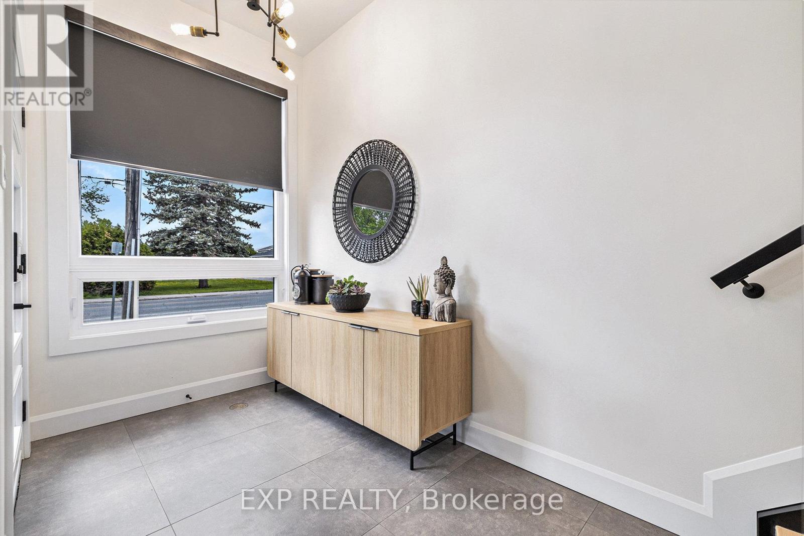 1056 NOTRE DAME STREET