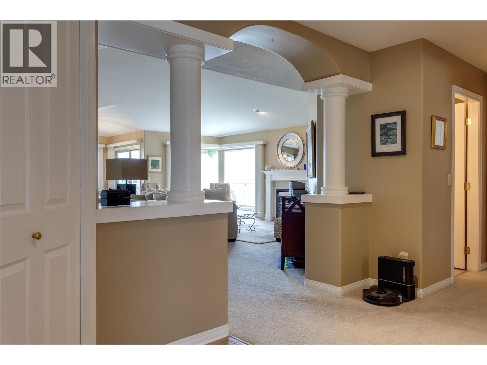 4074 Gellatly Road Unit# 221