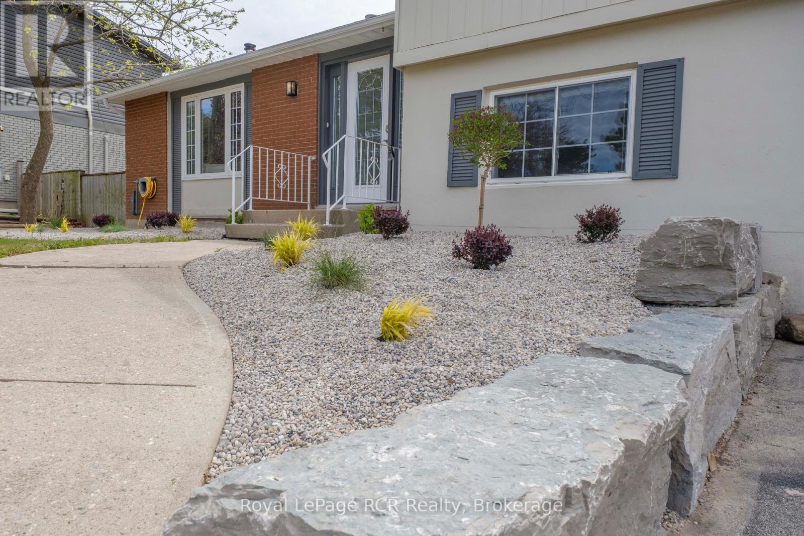 466 HIGHLAND DRIVE