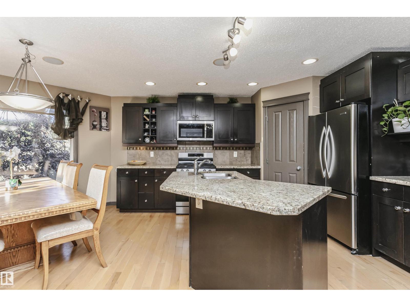 1440 POTTER GREENS DR NW