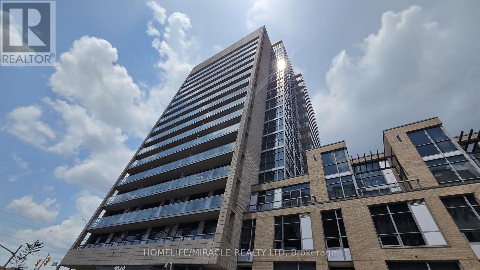Photo 1 of 5 — 425 - 1940 IRONSTONE DRIVE Unit 425, Burlington (Uptown), ON L7L0E4
