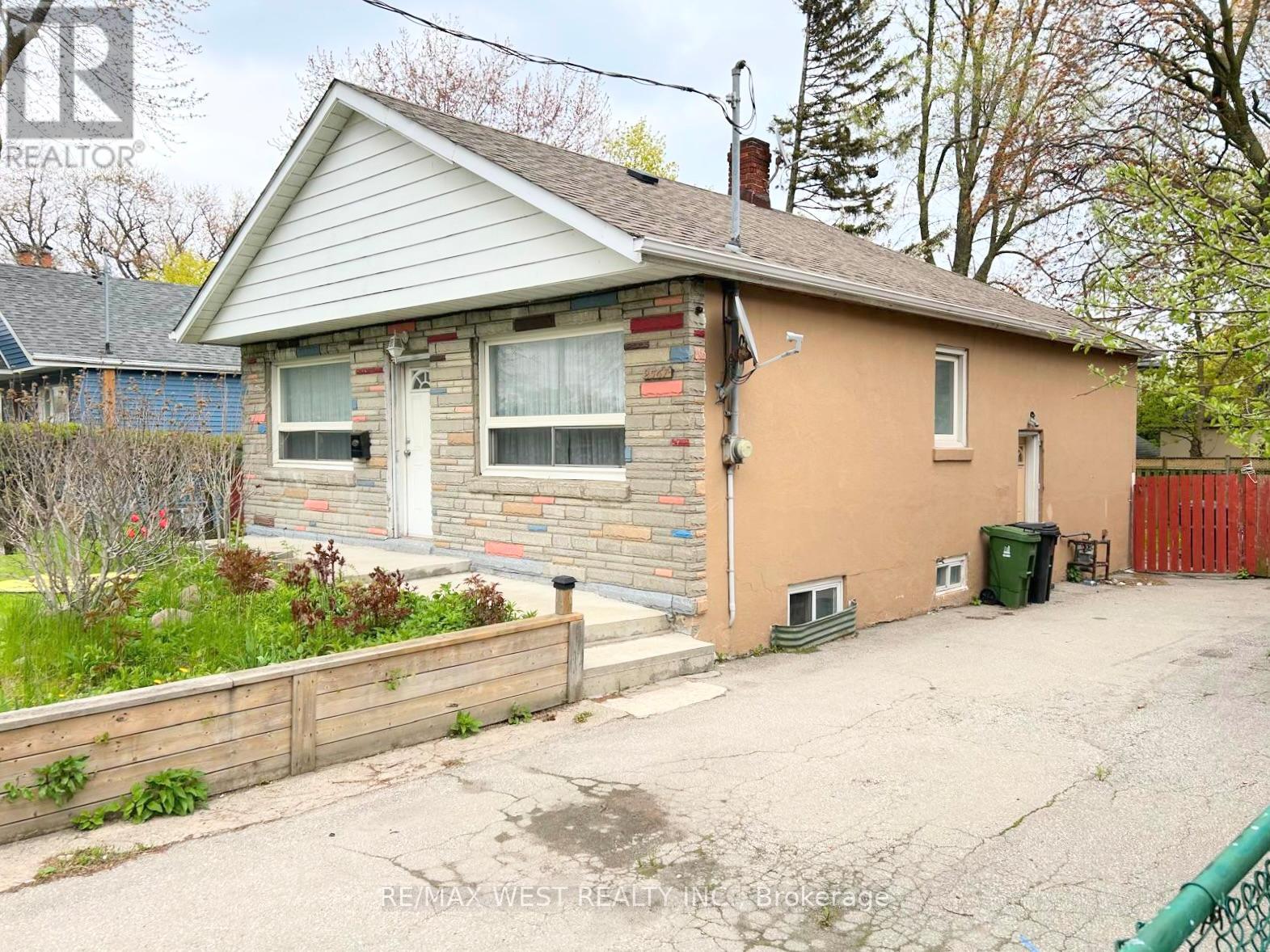 2567 KINGSTON ROAD