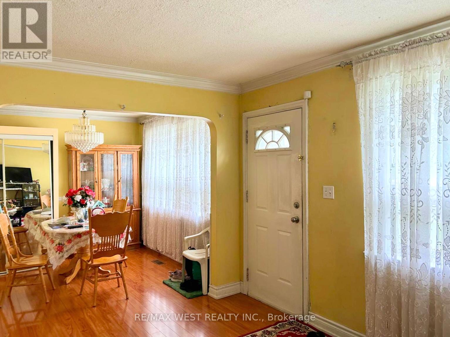 2567 KINGSTON ROAD