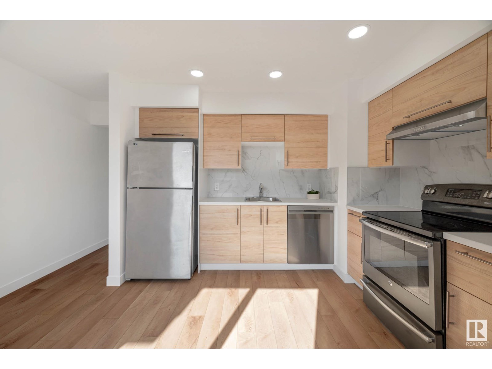 138 MAYFAIR MEWS NW