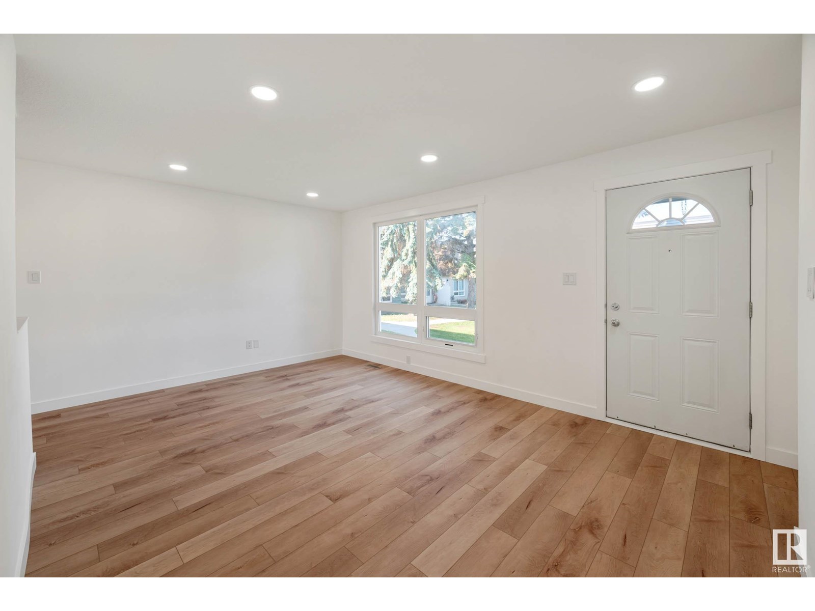 138 MAYFAIR MEWS NW