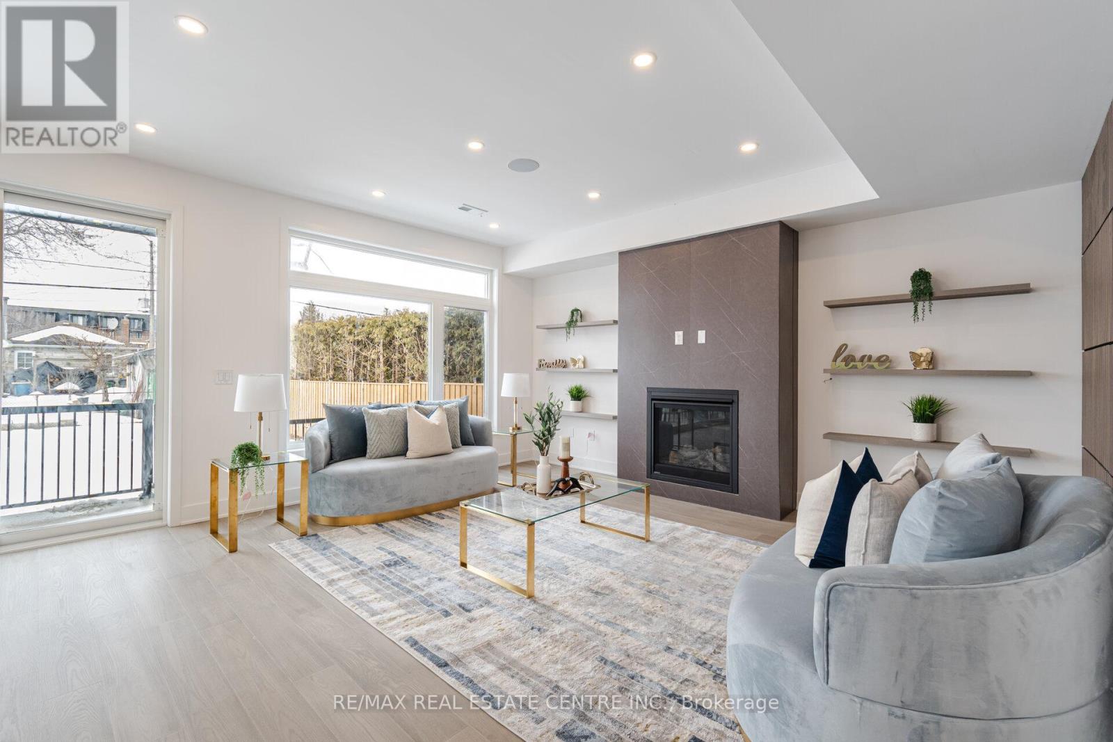 404 MELROSE STREET