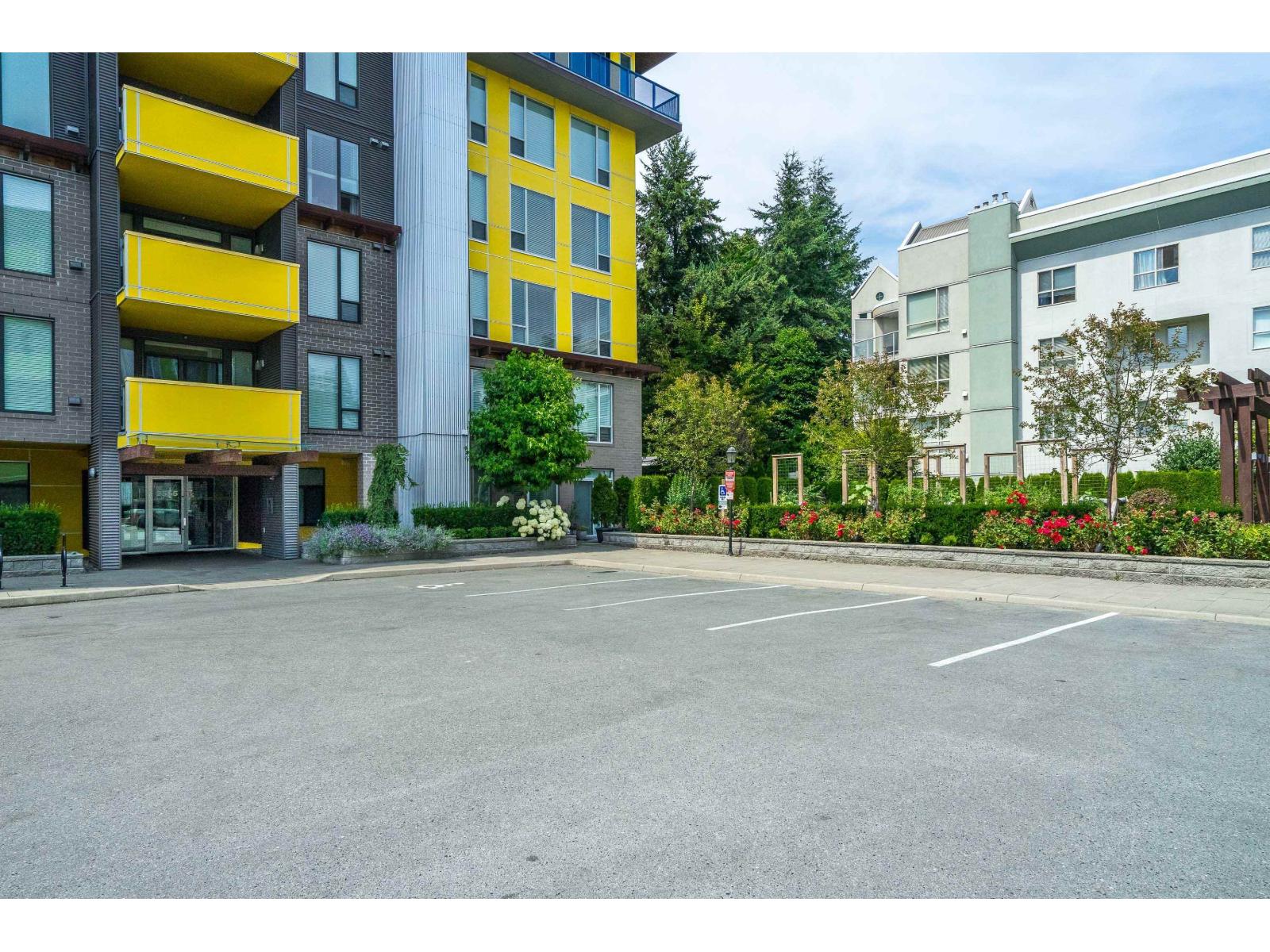 307 2555 WARE STREET